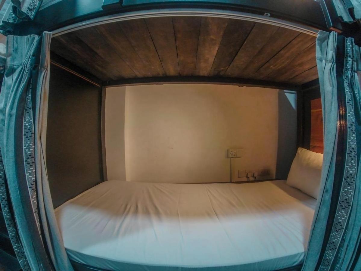 Nap Station Bed & Breakfast Kandy Bagian luar foto